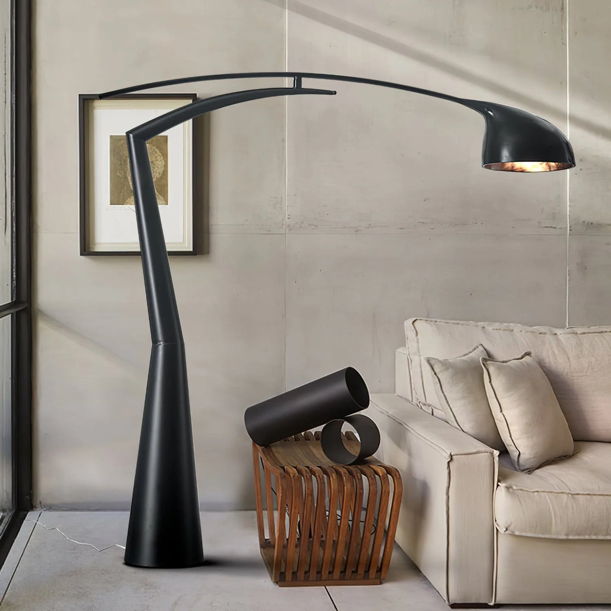 Stooping_Man_Floor_Lamp_2