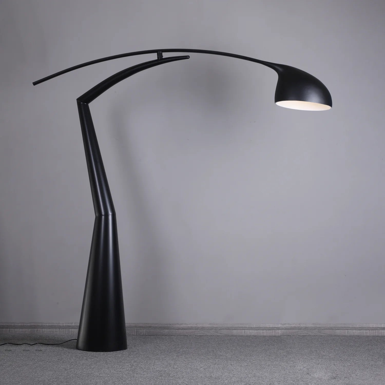 Stooping_Man_Floor_Lamp_6