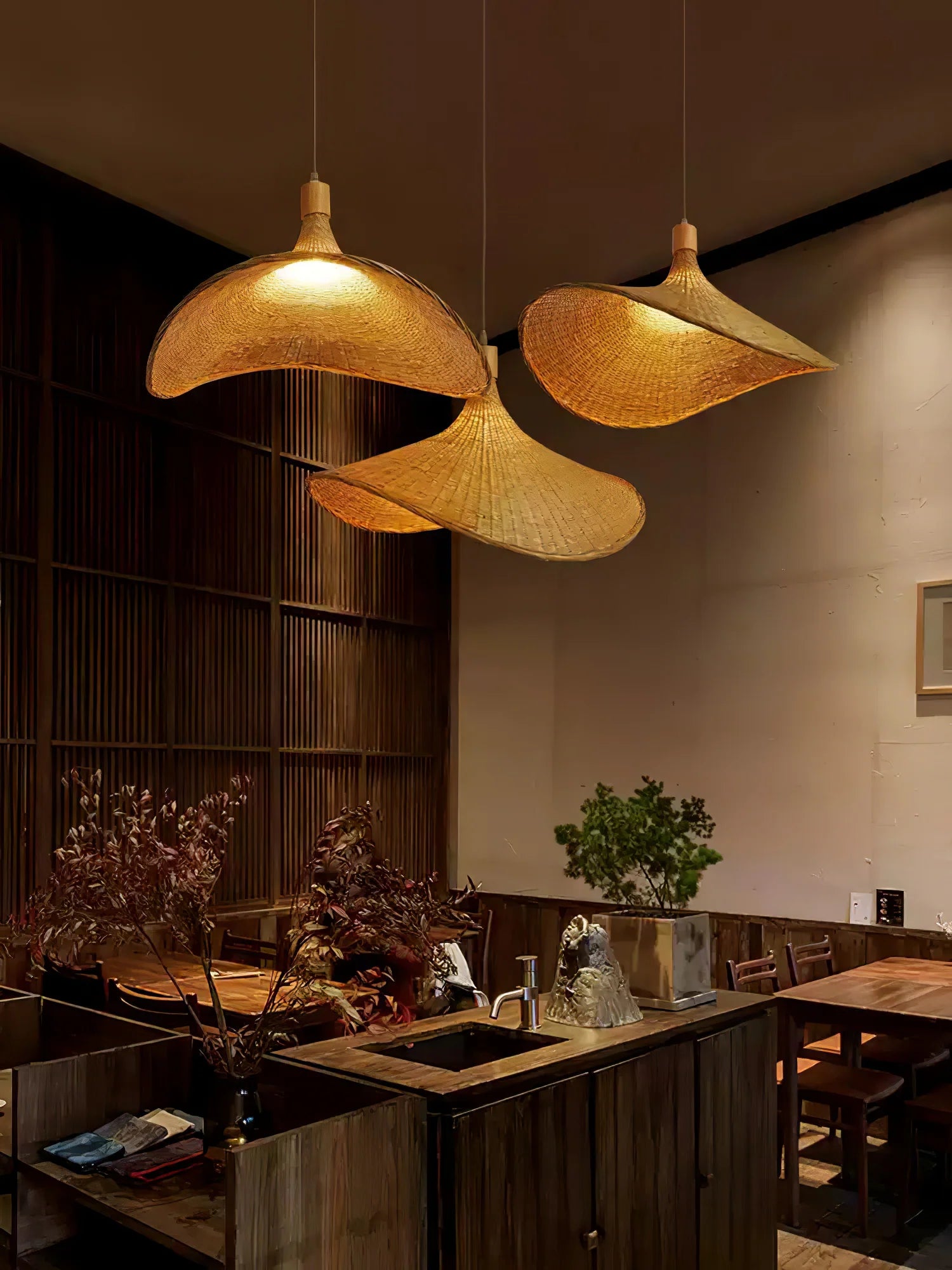 Straw_Hat_Pendant_Light_2