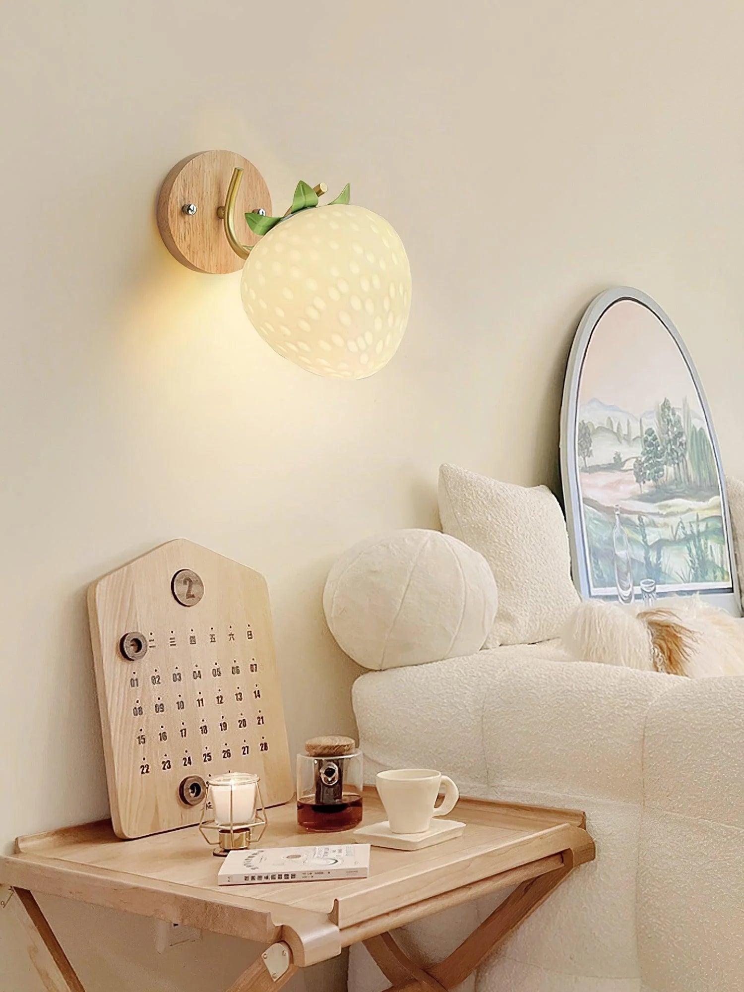 Strawberry_Wall_Lamp_4