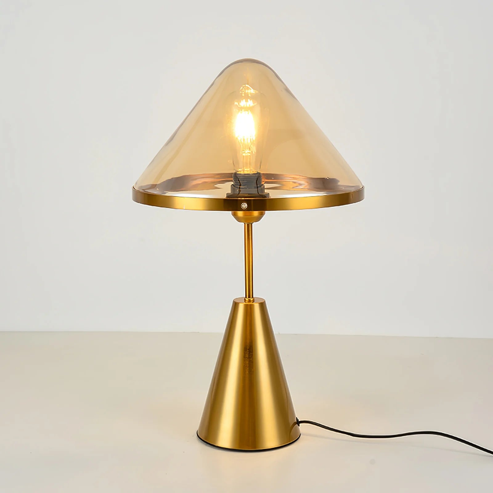 Triangular_Desk_Lamp_12