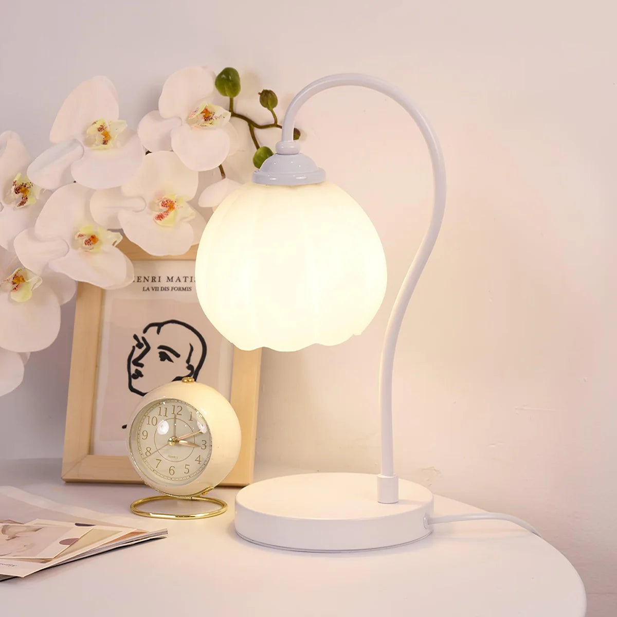 Tulip_Shaped_Table_Lamp_19