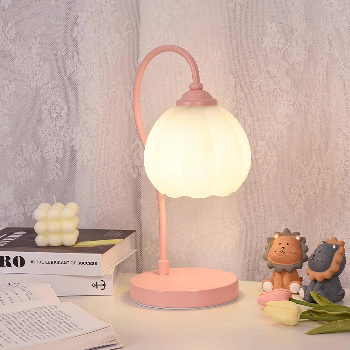 Tulip_Shaped_Table_Lamp_21