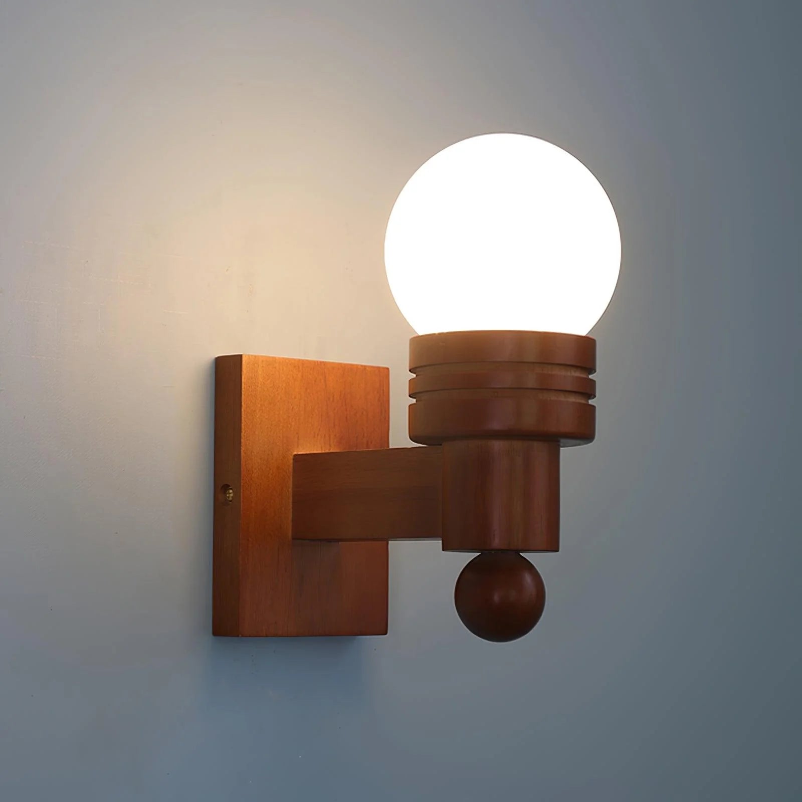 Tupelo_Wall_Lamp_1