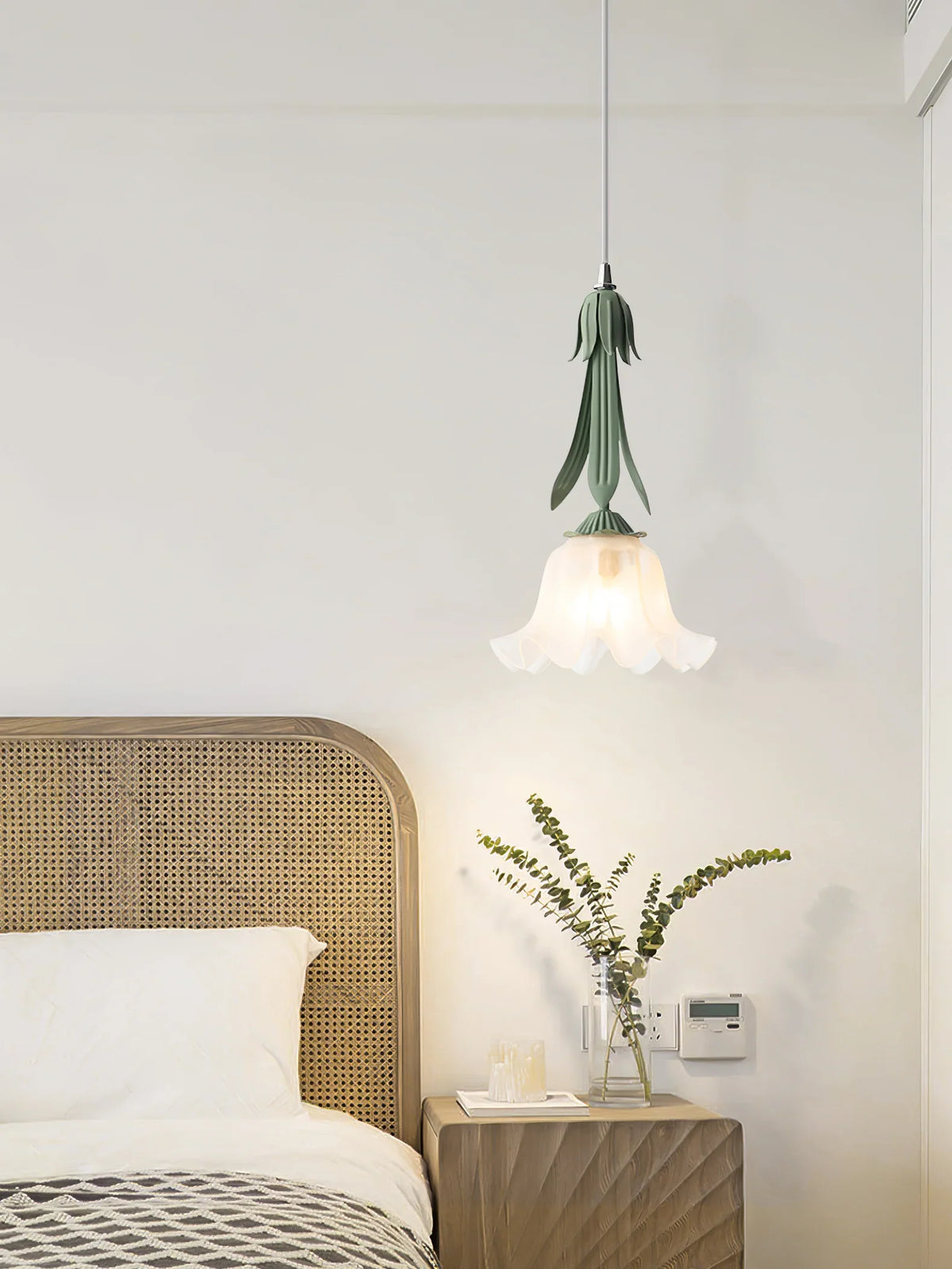 Valley_Lily_Pendant_Light_2