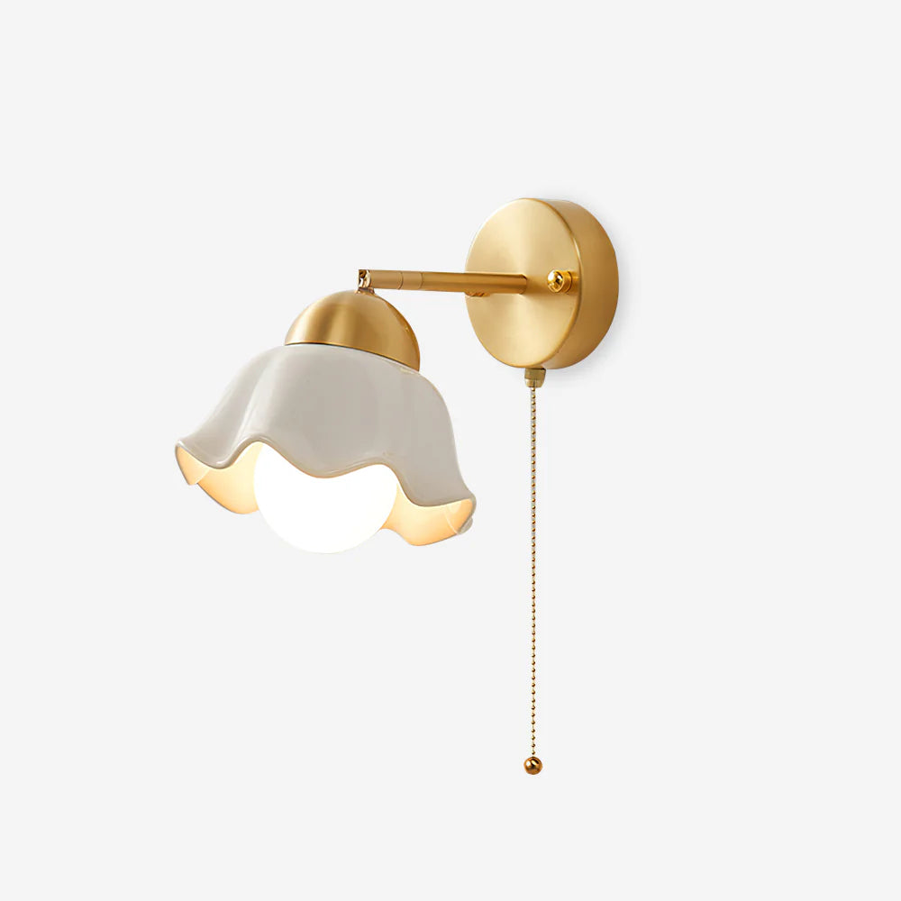 Vena_Brass_Wall_Lamp_1