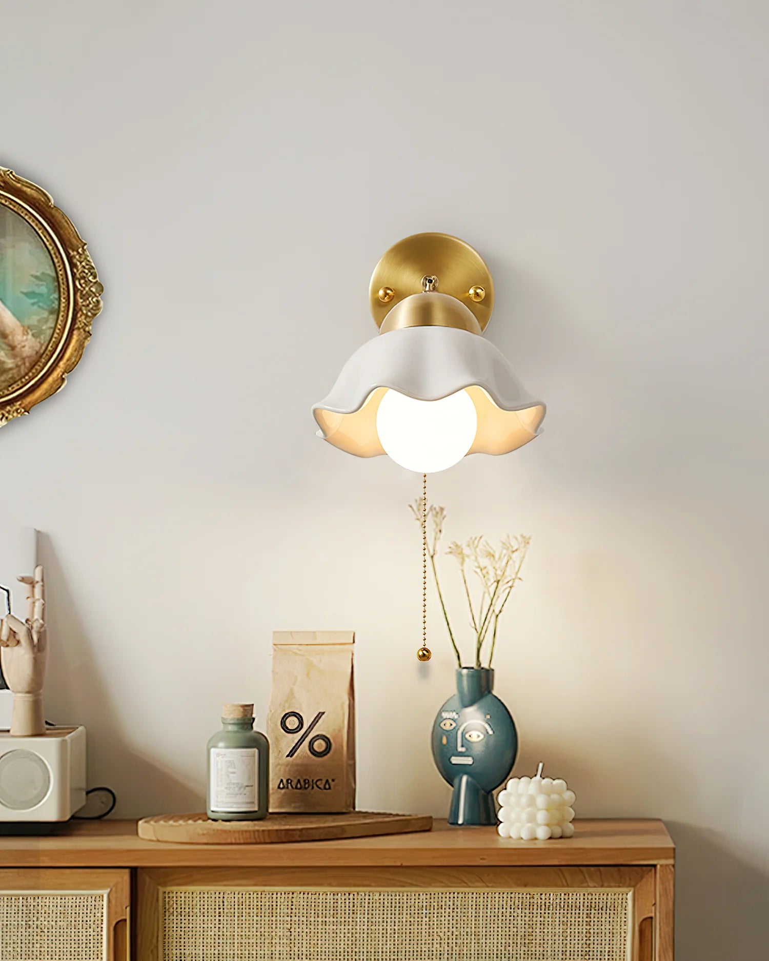 Vena_Brass_Wall_Lamp_2