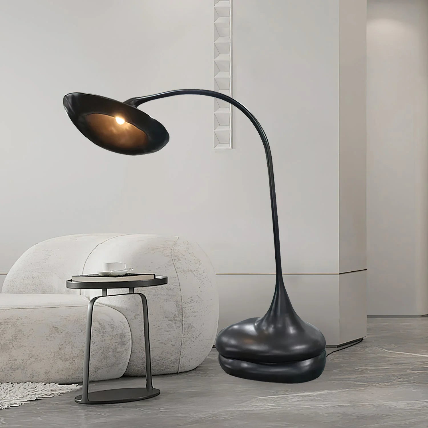 Venus_Sculpture_Floor_Lamp_2