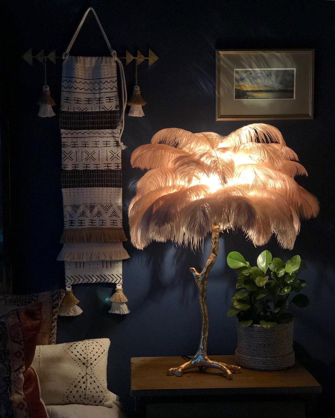 Vertical Feather Desk Lamp 35