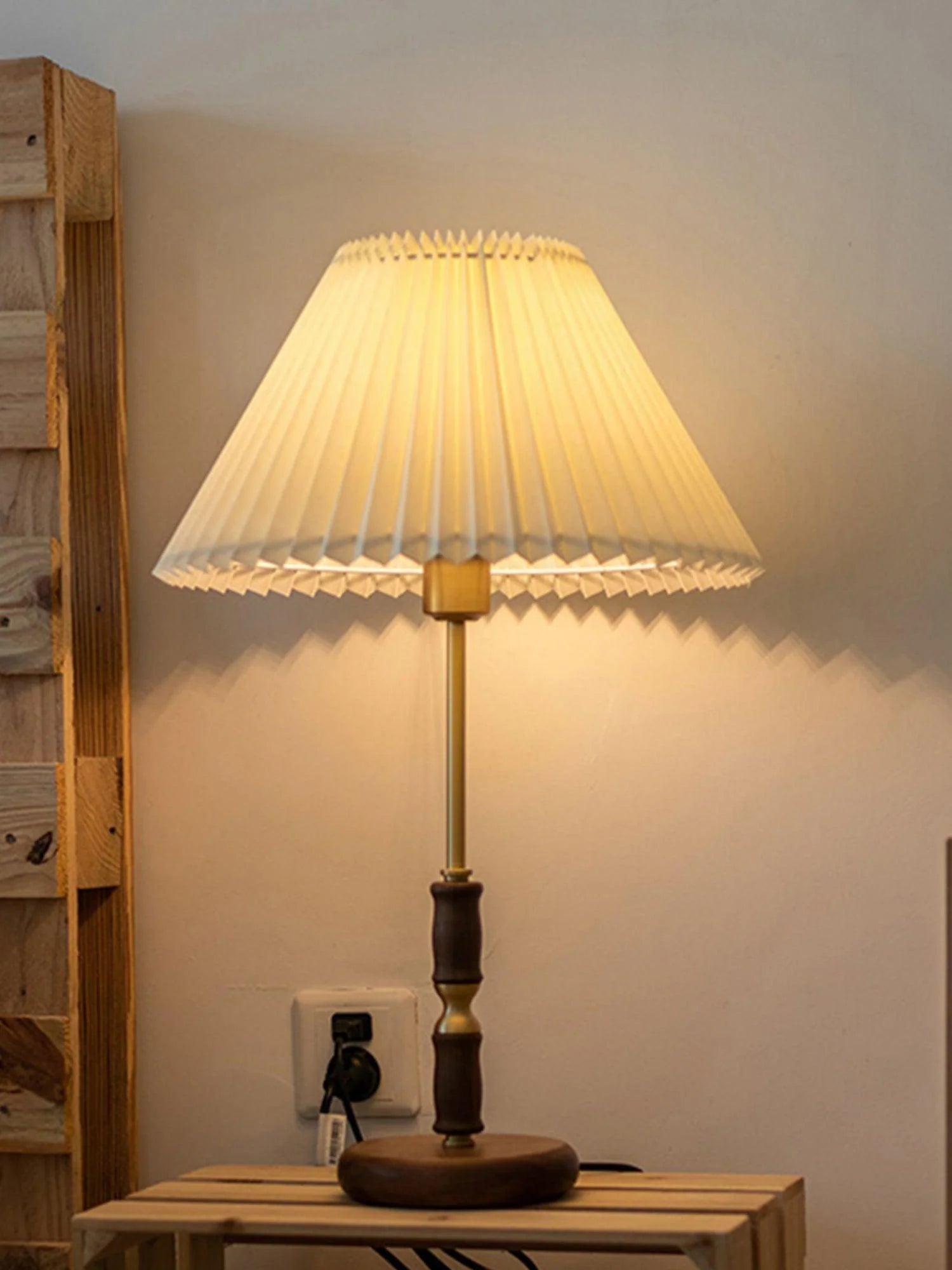 Vintage American Pleated Desk Lamp 2