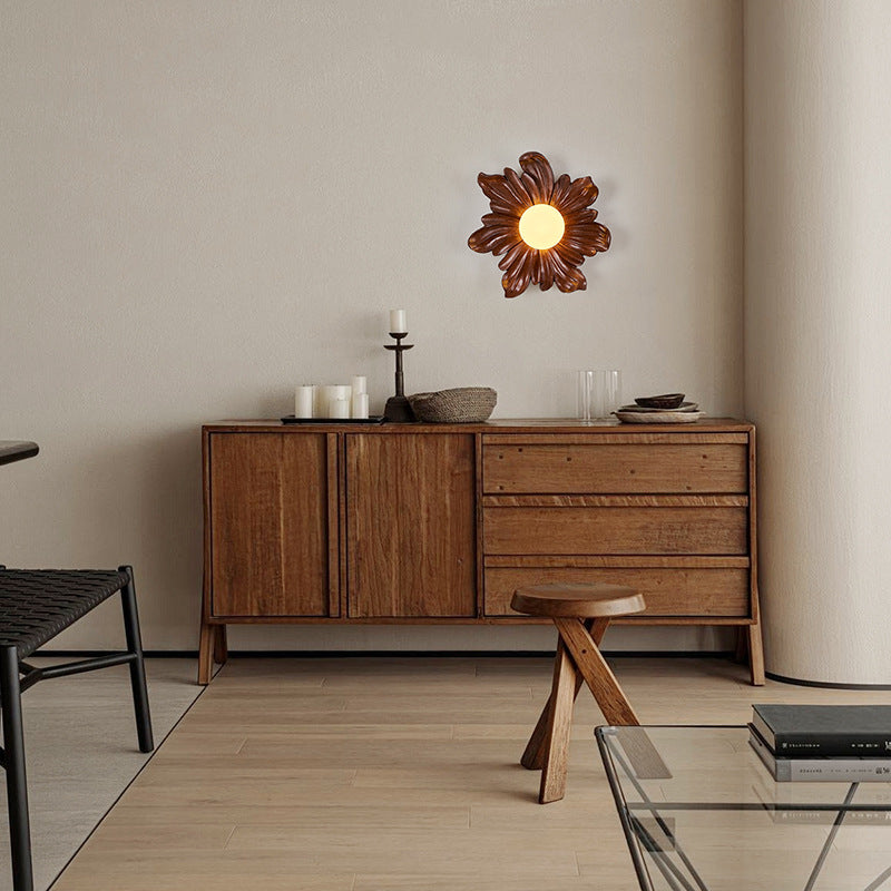 Vintage_Petal_Wall_Lamp_3