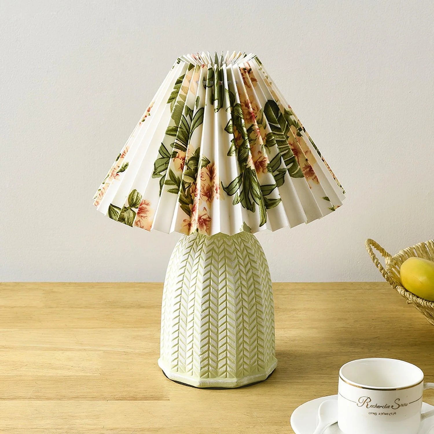 Vintage_Pleated_Little_Desk_Lamp-5