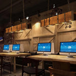 The vintage wood pendant light can also be installed in a retro Internet cafe