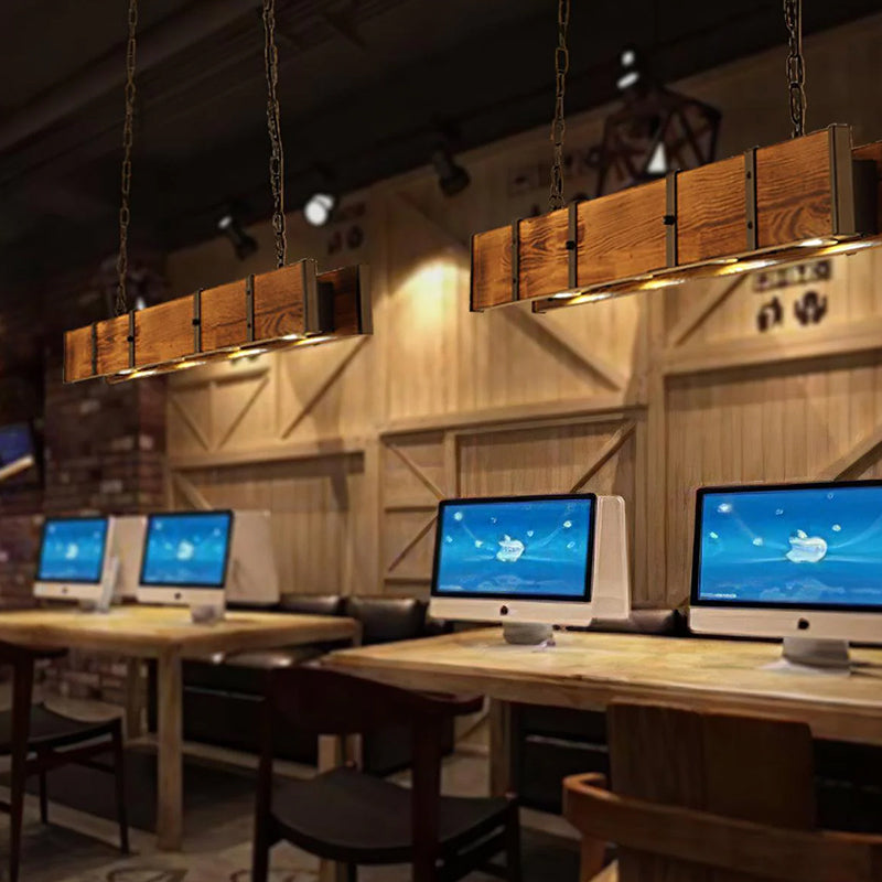 The vintage wood pendant light can also be installed in a retro Internet cafe