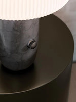 Vipp_Sculpture_Table_Lamp_11