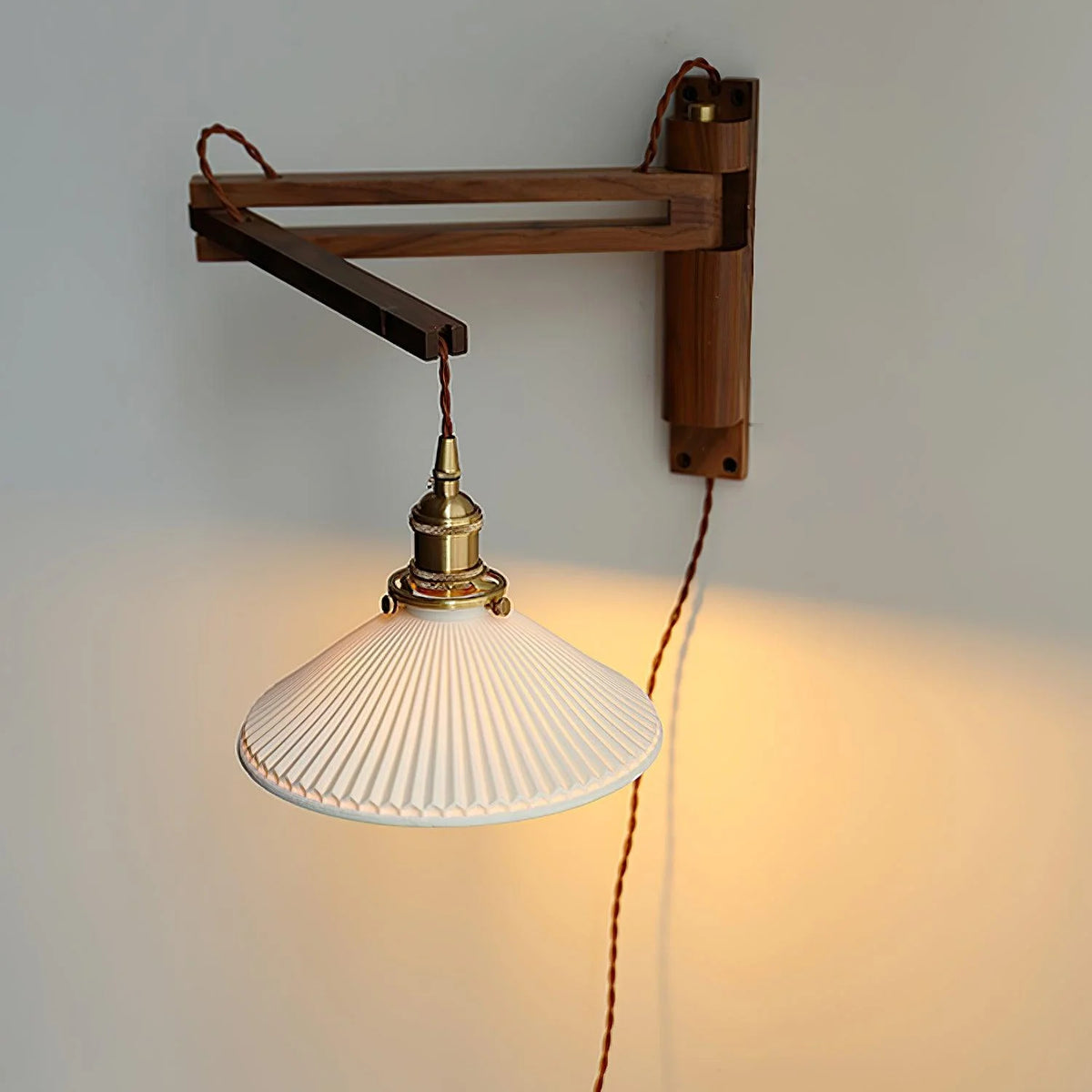 Walnut_Swing_Wall_Lamp_10