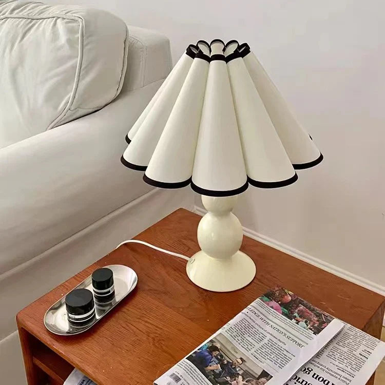 White_Gourd_Table_Lamp_3