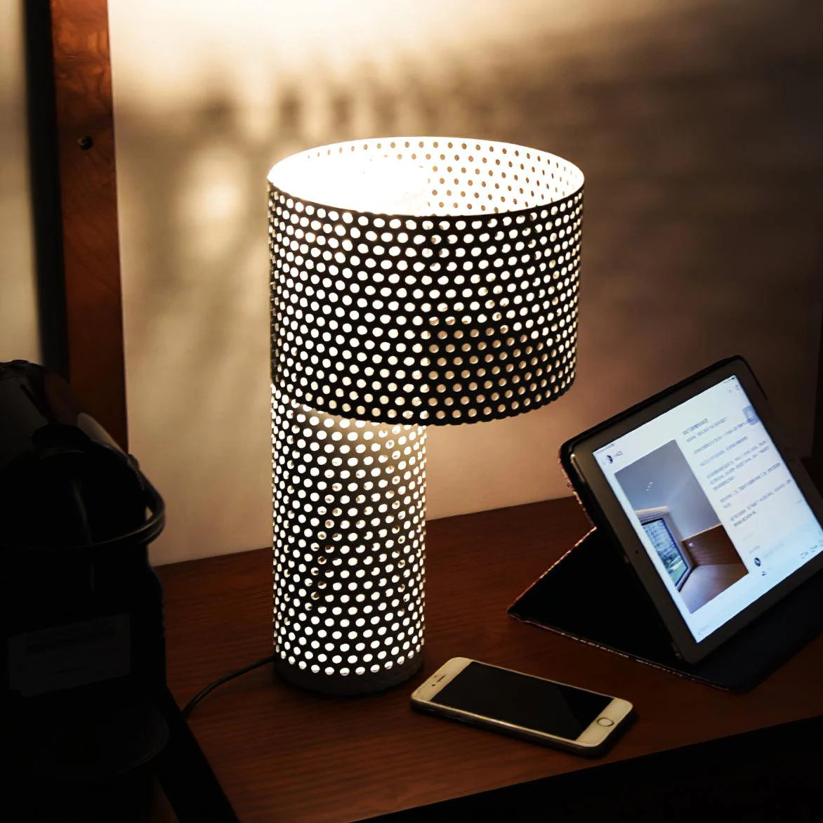 White Grid Table Lamp 16