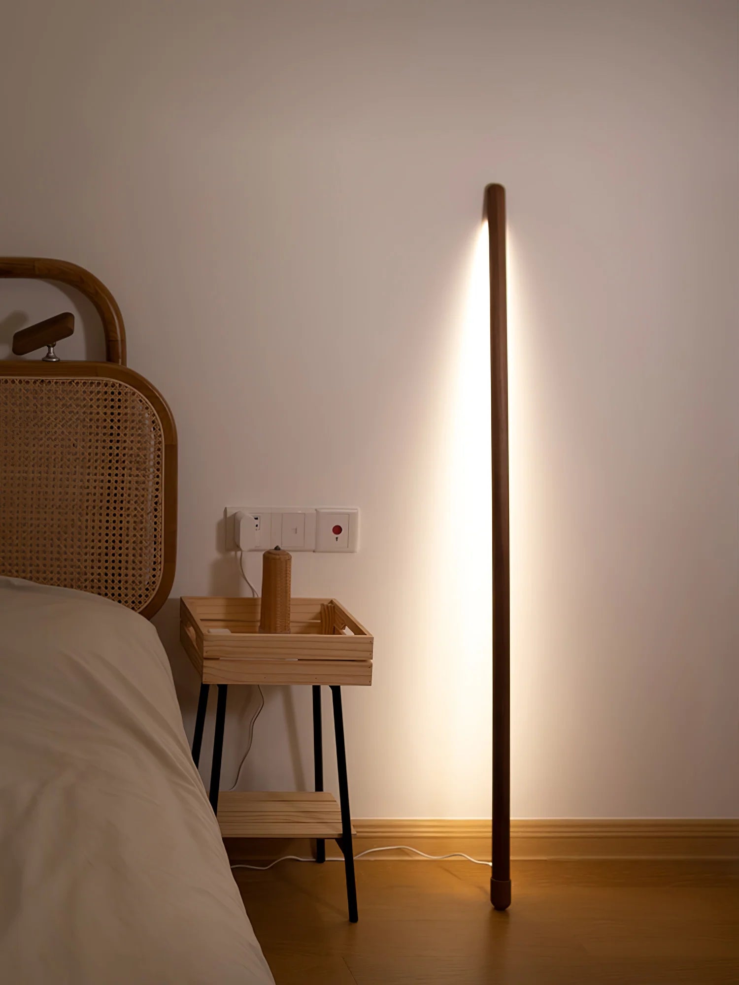 Wood Linear Floor Lamp 8