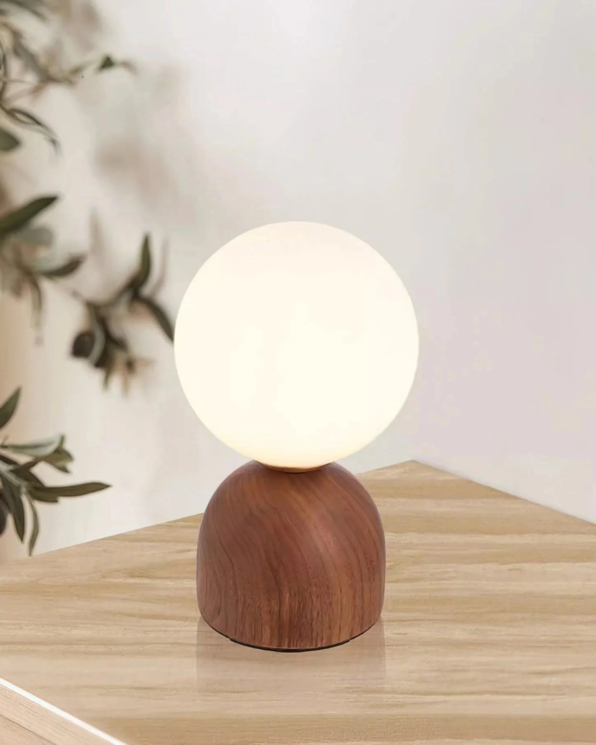 Wooden_Round_Table_Lamp_10